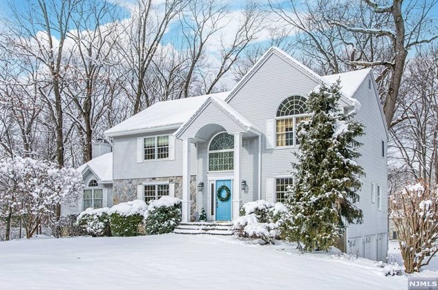 102 Morley Dr, Wyckoff, NJ 07481-3335