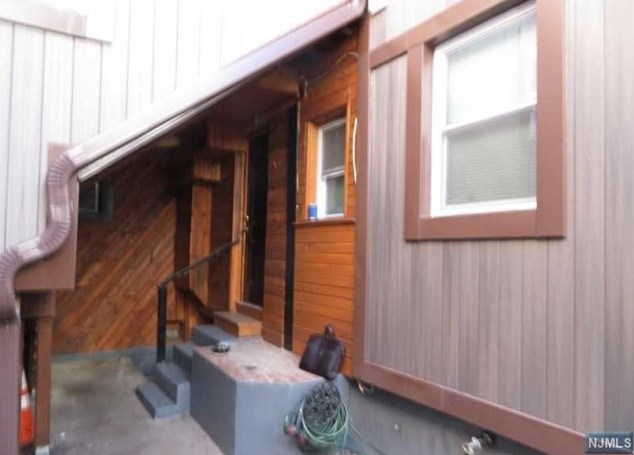 243 Adams St, Newark, NJ 07105-2013