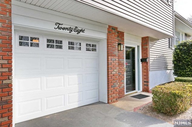 28 Bussell Ct, Dumont, NJ 07628