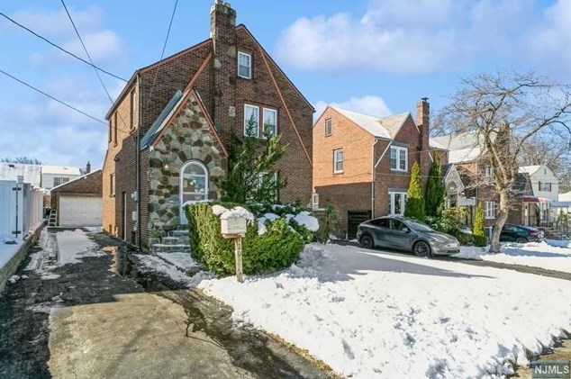 419 Sutton Ave, Hackensack, NJ 07601