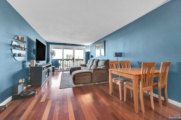 555 North Ave #8a, West Fort Lee, NJ 07024