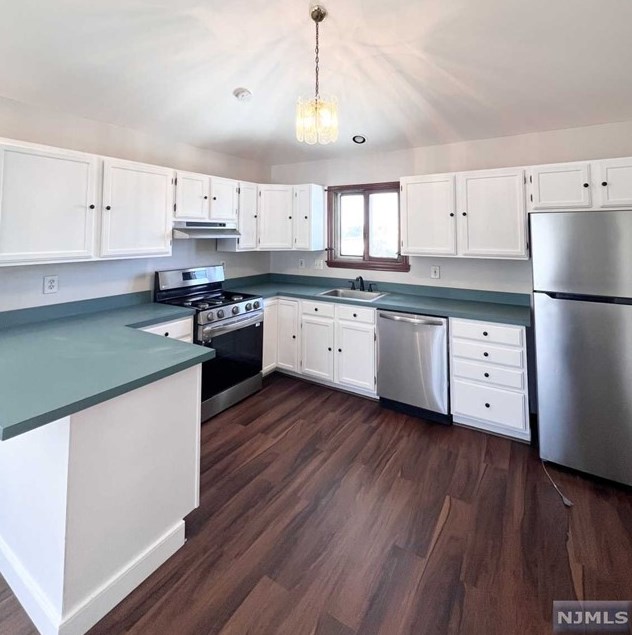 137 Prospect St, Lodi, NJ 07644