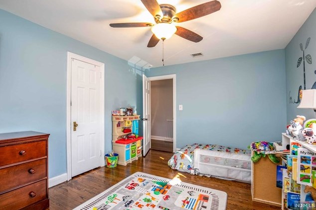 20 Raymond Ave, Rutherford NJ  07070-1132 exterior