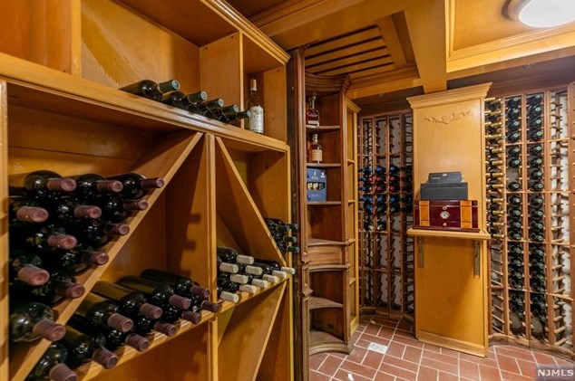 20 Raymond Ave, Rutherford NJ  07070-1132 exterior