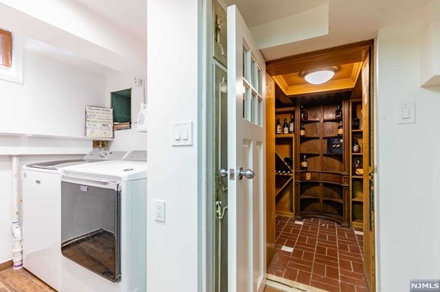 20 Raymond Ave, Rutherford NJ  07070-1132 exterior