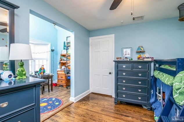 20 Raymond Ave, Rutherford NJ  07070-1132 exterior