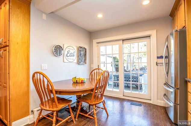 20 Raymond Ave, Rutherford NJ  07070-1132 exterior