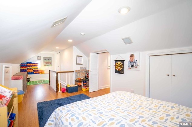 20 Raymond Ave, Rutherford NJ  07070-1132 exterior