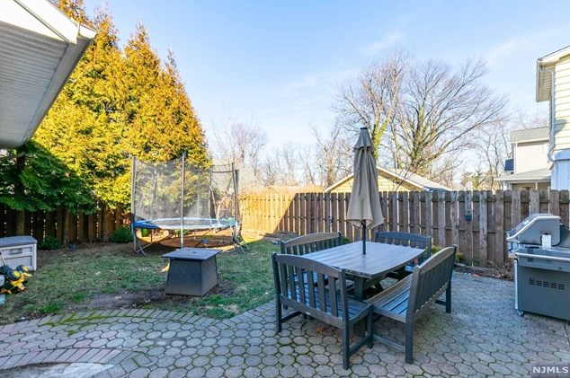 20 Raymond Ave, Rutherford NJ  07070-1132 exterior