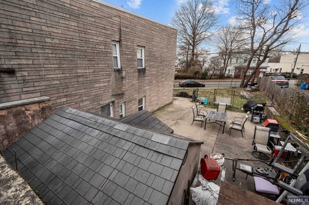 81 Macarthur Ave, Outwater, NJ 07026-1519