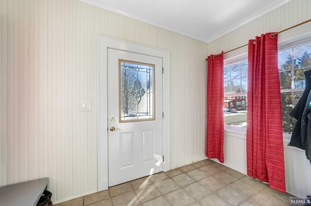 129 Washington Ave, N Milford, NJ 07646