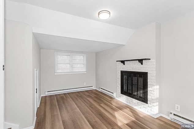 41 Locust Ave, Emerson NJ  07630-1817 exterior