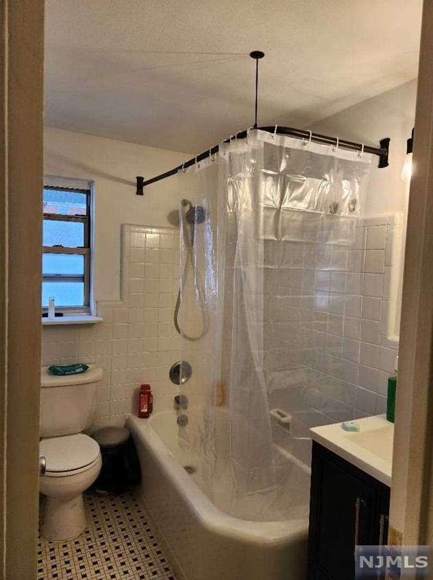 1234 Inwood Ter, West Fort Lee NJ  07024-1782 exterior