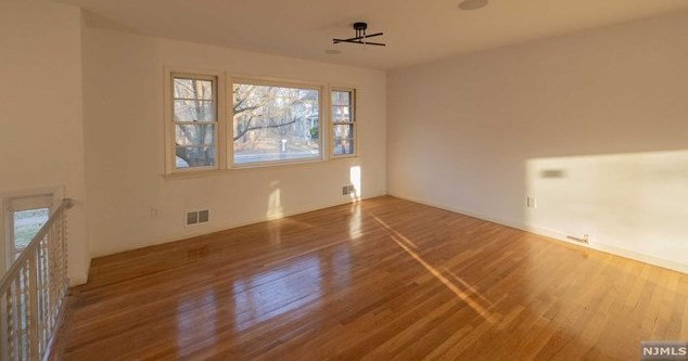 138 Grant Ave, Cresskill, NJ 07626