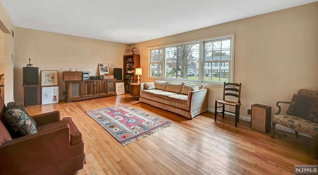 145 Lynn St, Harrington Park, NJ 07640