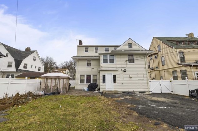 55 Beech St, East Orange NJ  07018-3003 exterior