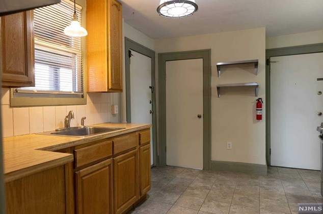 181 Lincoln Pl #3, Outwater, NJ 07026