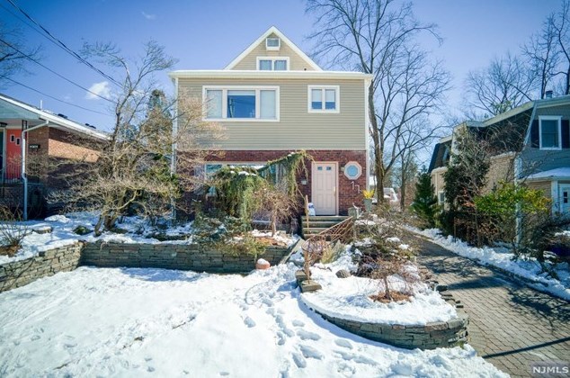 17 Bogert St, Closter, NJ 07624