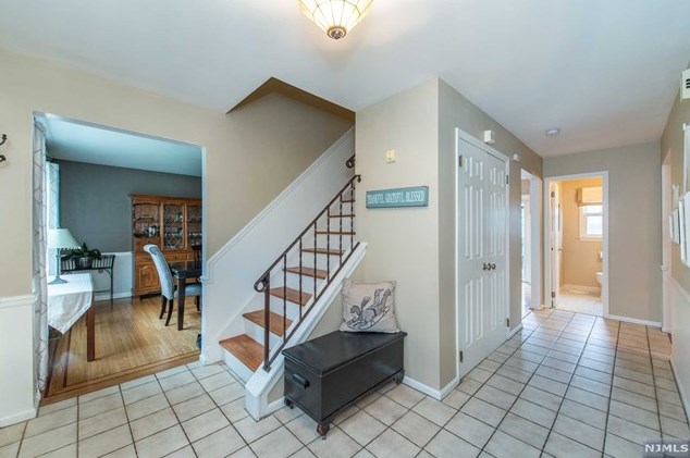 3 Olde Hickory Rd, West Milford, NJ 07480