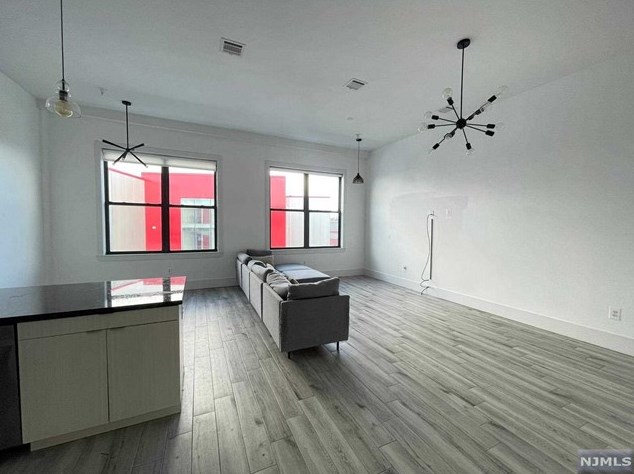 300 Hoyt St #209, Kearny, NJ 07032