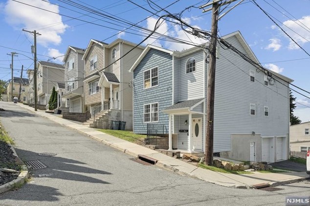 60 Garret St, Paterson NJ 07501-3324 exterior