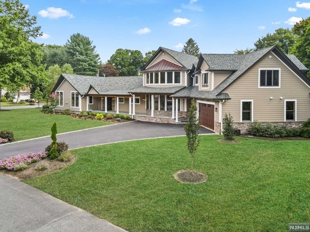 60 Shaw Rd, Westwood, NJ 07677