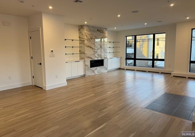 326 Tom Hunter Rd, West Fort Lee NJ  07024-4609 exterior