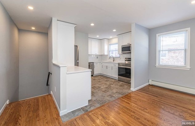 1 Oak Grove Rd, West Caldwell NJ  07006-6000 exterior