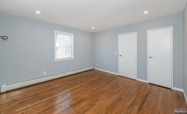1 Oak Grove Rd, West Caldwell NJ  07006-6000 exterior