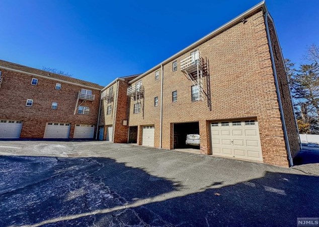 358 Maple Ave, Oradell, NJ 07649