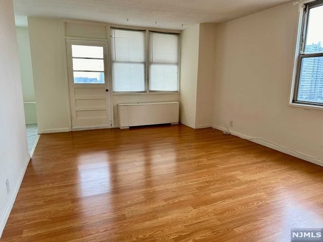 201 Bridge Plz N #10f, West Fort Lee, NJ