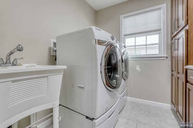 41 Prospect St, Waldwick NJ  07463-1606 exterior