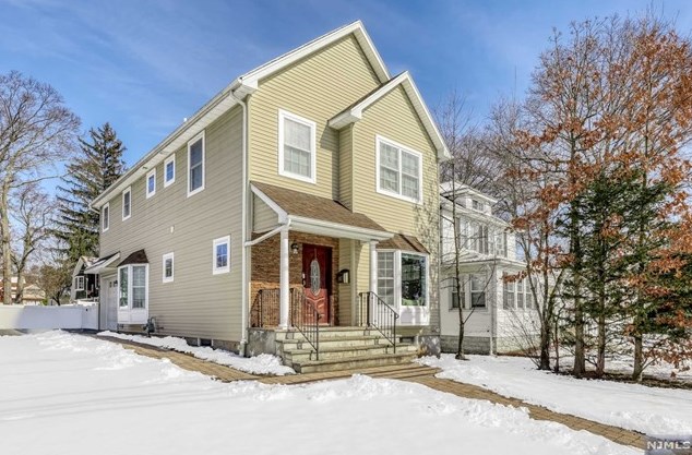 41 Prospect St, Waldwick NJ  07463-1606 exterior