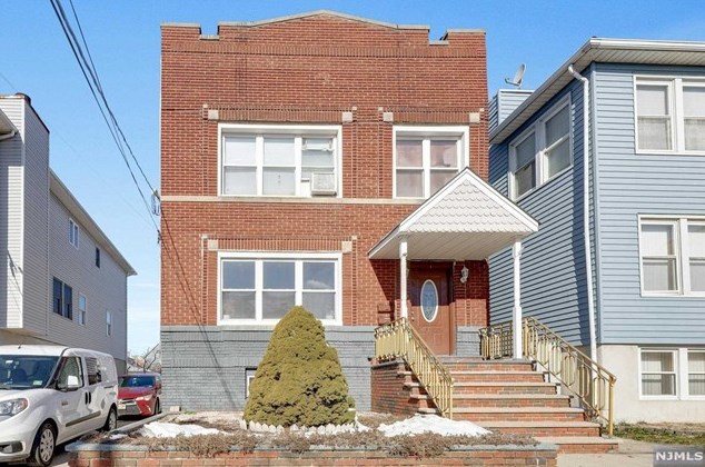 339 Lincoln Ave, Lyndhurst, NJ 07071