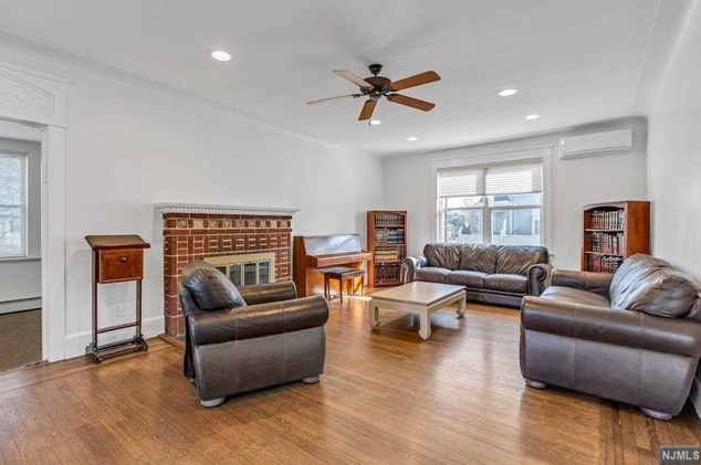 420 Maitland Ave, Teaneck, NJ 07666