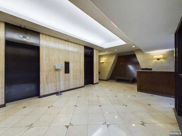 3 Horizon Rd #803, West Fort Lee, NJ 07024