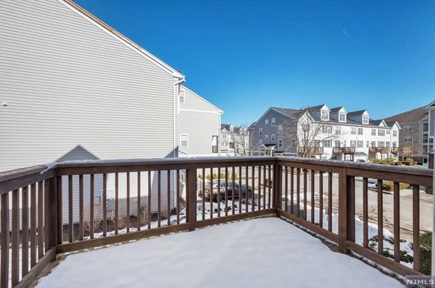 173 Winchester Ct, Clifton NJ  07013-2676 exterior