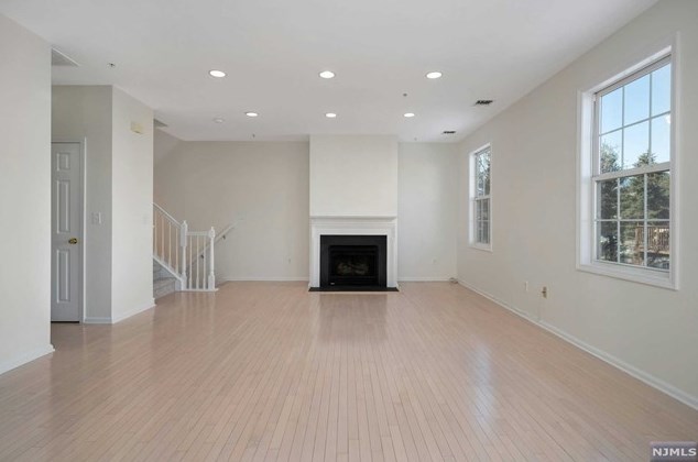 173 Winchester Ct, Clifton NJ  07013-2676 exterior