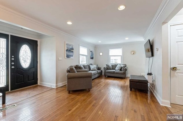 219 Walton St, Englewood, NJ 07631