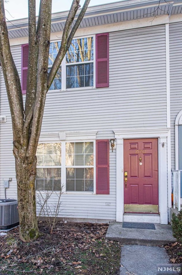 2050 Charles Ct, Mahwah, NJ 07430