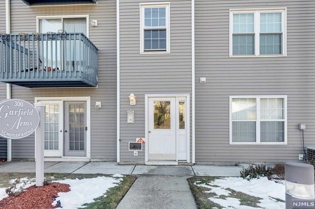 300 Schuyler Ave #1, Kearny, NJ 07032