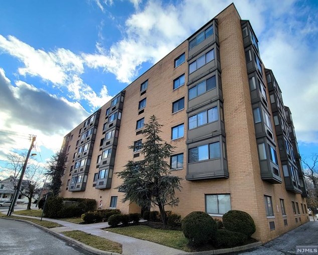 5 Linden St, Hackensack NJ  07601-3500 exterior