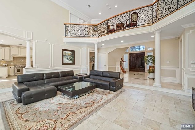35 Geraldine Rd, Englewood, NJ 07632-2306