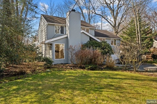 180 Elm St, Tenafly NJ  07670-3039 exterior