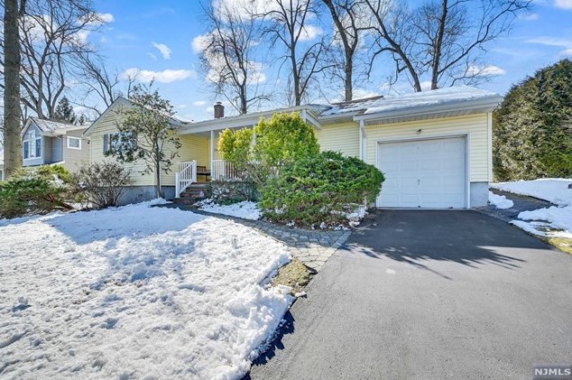 241 Evergreen St, Hillsdale, NJ 07642-1628
