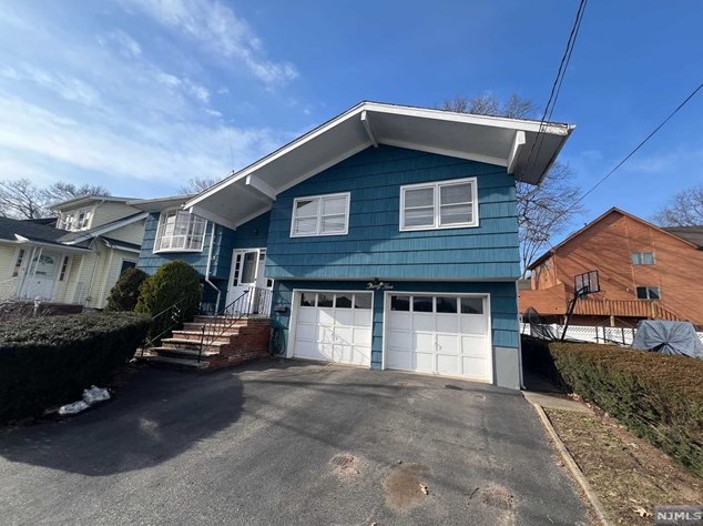 35 Birk St, Saddle Brook, NJ 07663