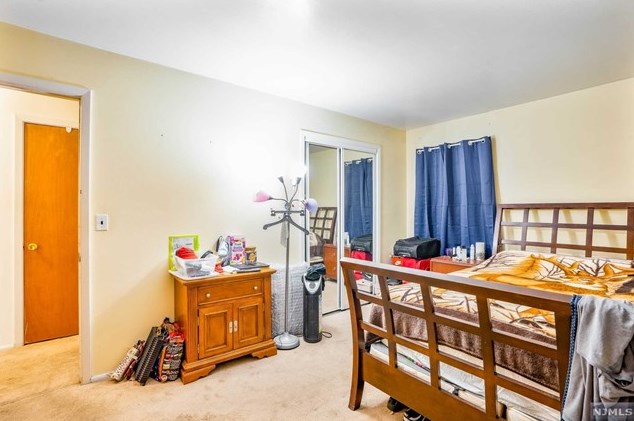 1 Brookside Ave, Elmwood Park NJ  07407-1950 exterior