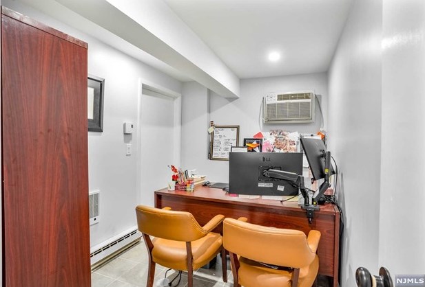 1 Brookside Ave, Elmwood Park NJ  07407-1950 exterior