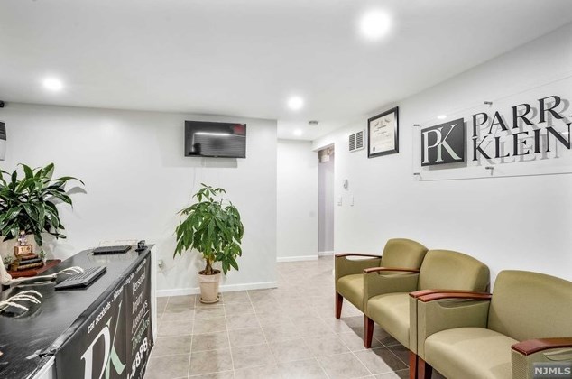 1 Brookside Ave, Elmwood Park NJ  07407-1941 exterior