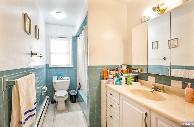 1 Brookside Ave, Elmwood Park NJ  07407-1950 exterior